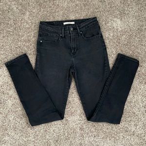 Women’s Levi’s 721 High Rise size 27